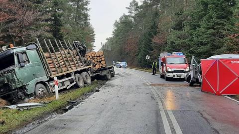 Zwierzyniec. 46-latka zjechała na przeciwległy pas i zderzyła się z ciężarówką. Kobiety nie udało się uratować