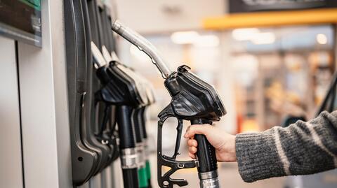 Urszula Cieślak o gwałtownych obniżkach hurtowych cen paliw w PKN Orlen
