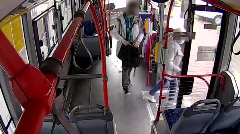 Monitoring: kradzież plecaka w autobusie w Częstochowie