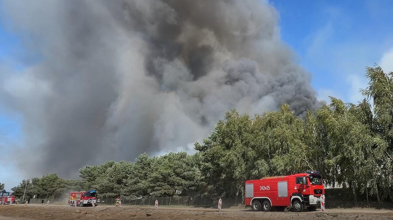 Pożar zakładu utylizacji odpadów w Chlewnicy — 36 zastępów straży