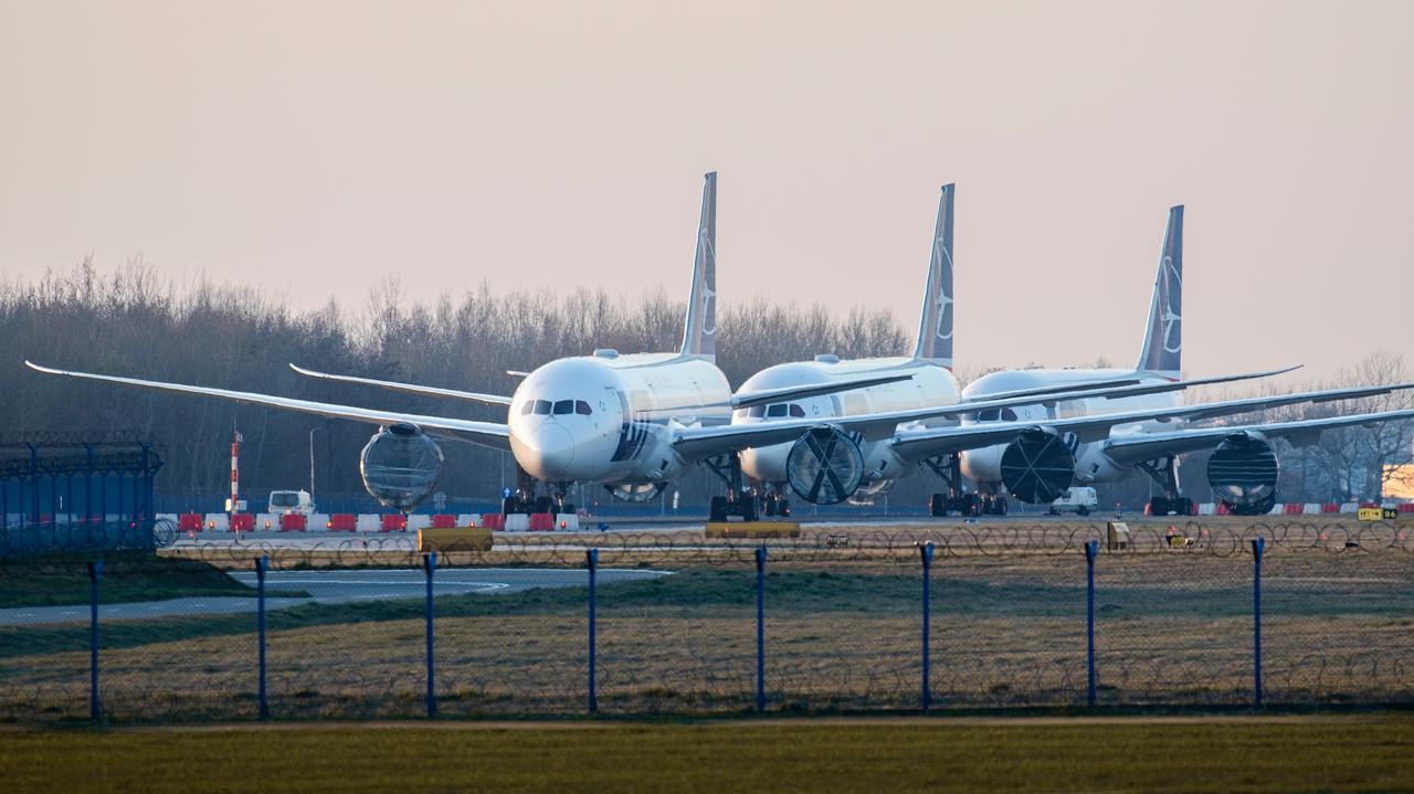 Varsovia, Aeropuerto Chopin – Llegada y salida retrasadas el sábado 9 de abril de 2022. Conflicto en Bansa