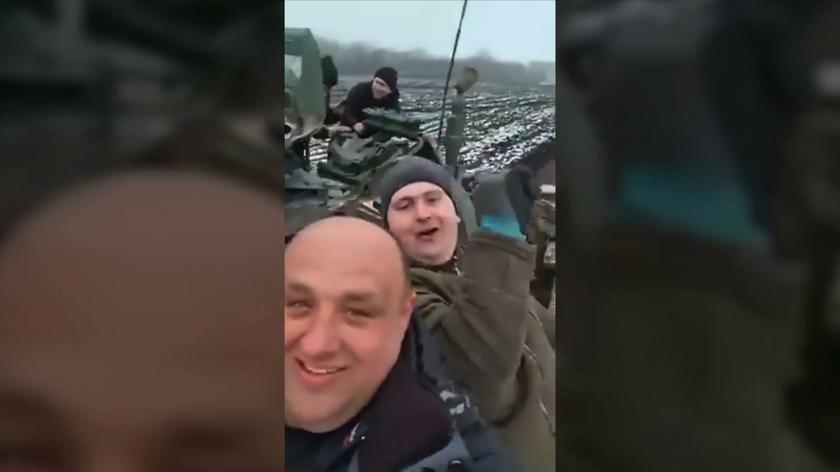Romowie w rosyjskim czołgu. "Okupancki czołg będzie służył Ukrainie"