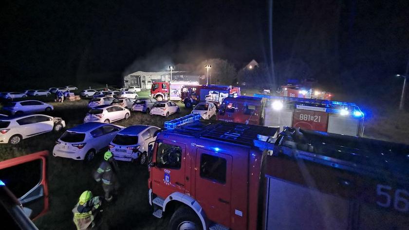 Pożar lakierni w Droglewie, spłonęło pięć samochodów
