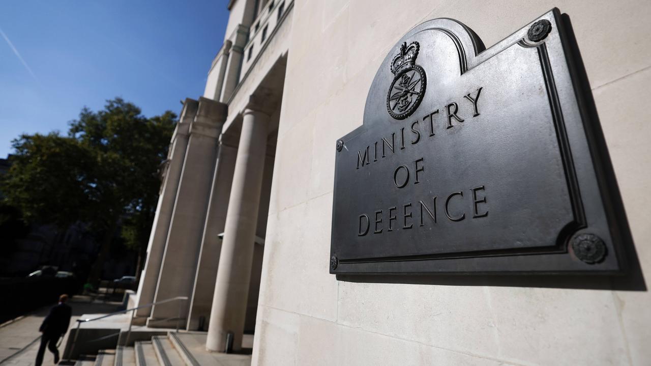 Sky News: Cyberatak na brytyjski resort obrony. Stoją za nim Chiny