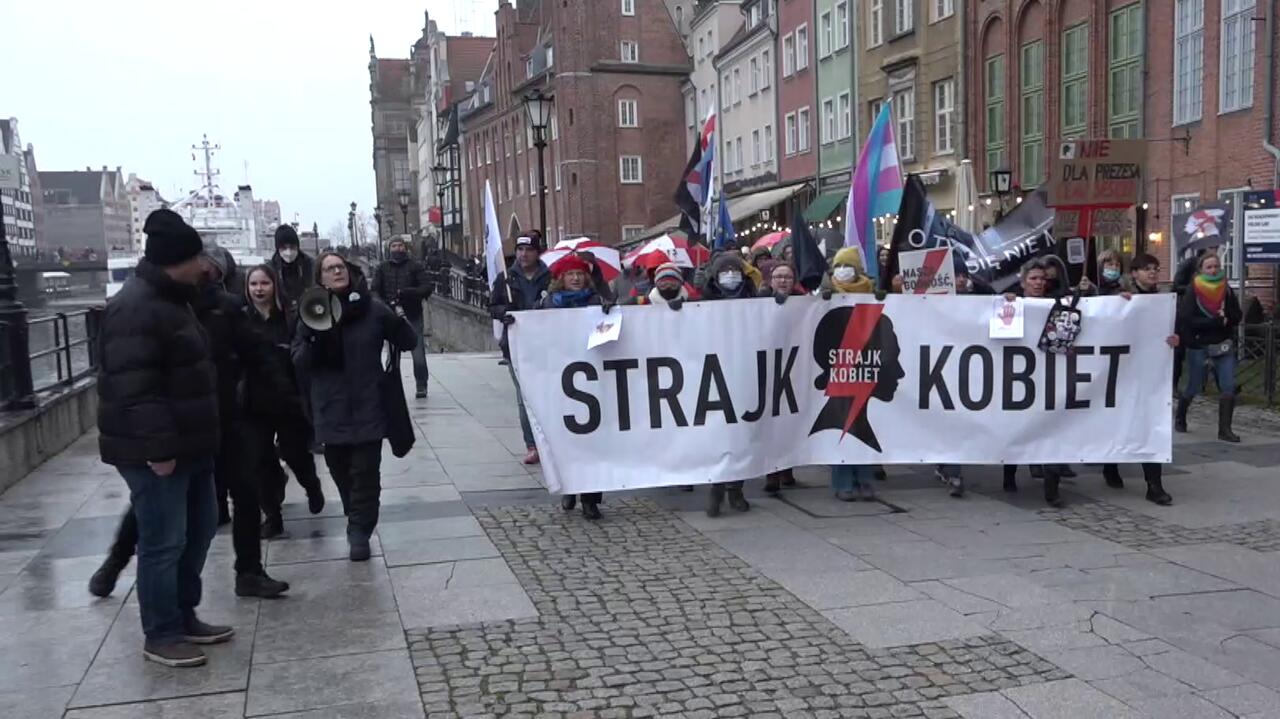 Marsz w Gdańsku z okazji rocznicy uzyskania przez Polki praw wyborczych