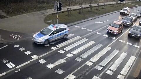 Gdańsk. Policjanci pomogli przewieźć pacjenta do szpitala