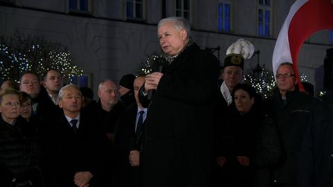 Kaczyński na miesięcznicy: przed nami jeszcze długa i trudna droga