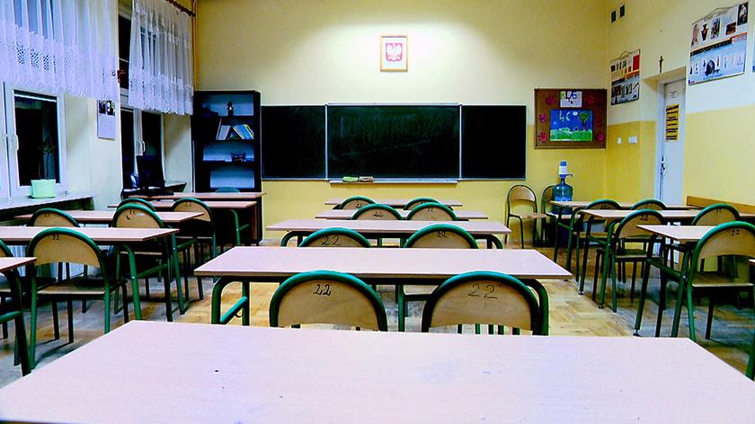 Szkoły zamknięte - lekcje przez internet. Justyna Suchecka gościem TVN24