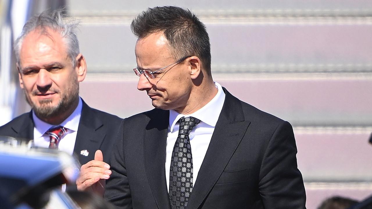 Rozrzutny jak Szijjarto. Węgierskie władze badają jego podróże