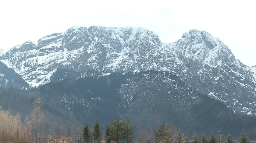 Tatry Wypadek W Rejonie Ko Cielca Nie Yje Turystka Trudne Warunki W G Rach Tvn