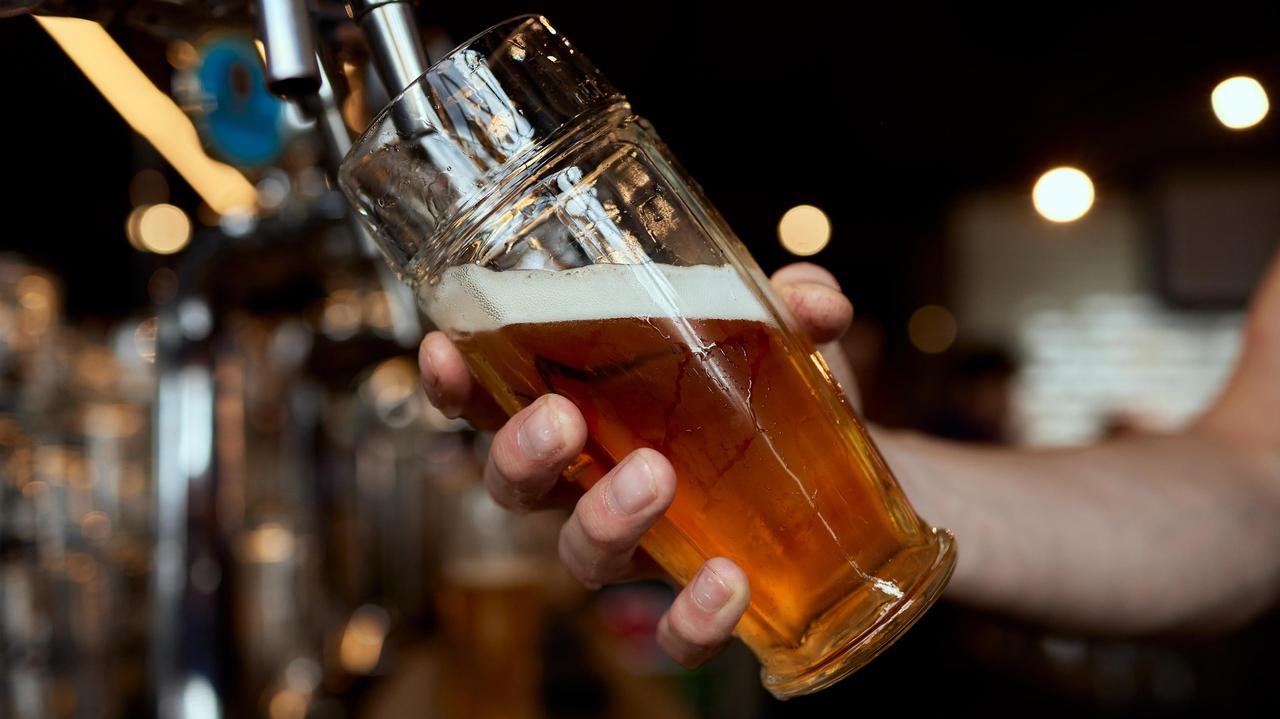 Rekordowe 23% Polaków nie pije alkoholu – najmłodsi coraz bardziej abstynenckiej