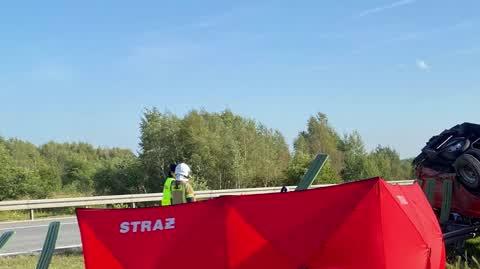Dachowanie busa na autostradzie A4