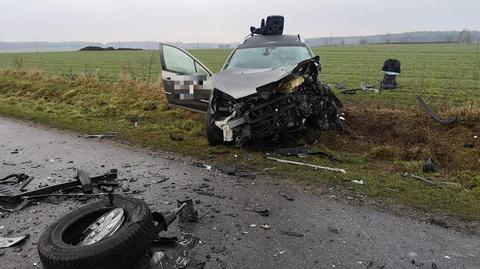 Tragiczny wypadek w Żyrzynie. W zderzeniu trzech samochodów zginął 72-letni kierowca