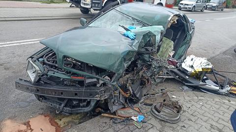 Wypadek samochodu osobowego i autobusu w Rabsztynie, nie żyje 27-latek (3.07.2023)