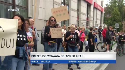 Kaczyński wznowił objazd po kraju, część obywateli nie mogła wziąć udziału w spotkaniu. "Wybrańcy są i mogą wejść"