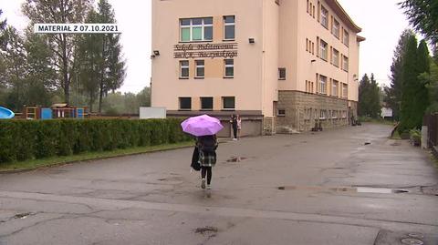 Dyrektorka szkoły w Dobczycach zawieszona. Powodem udział uczniów spotkaniu o konstytucji (materiał z października 2021 roku)