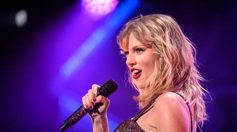 Taylor Swift jest jedną z największych gwiazd na rynku muzycznym (nagranie archiwalne) 