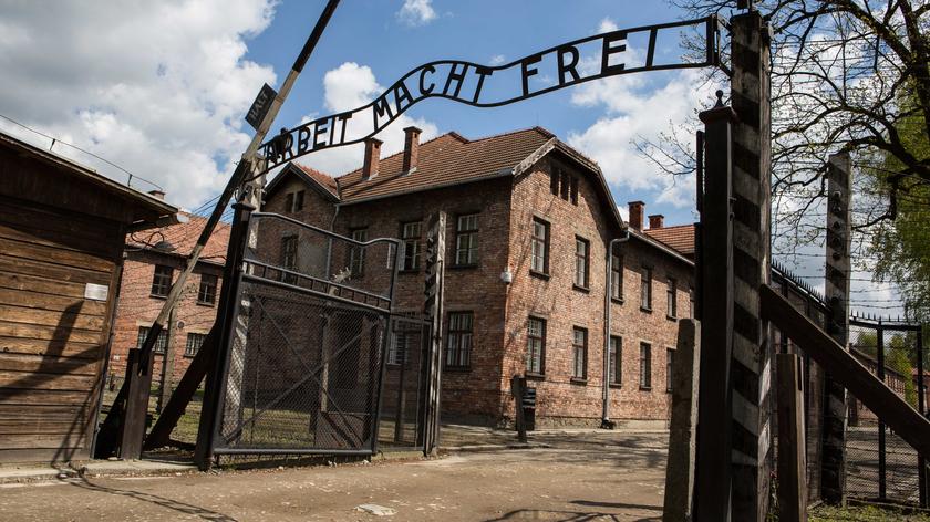 Dyrektor Muzeum Auschwitz Piotr Cywiński: nasza obojętność rodzi najwięcej ofiar (wideo archiwalne)