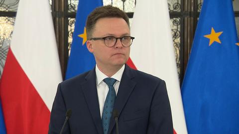 Szymon Hołownia odbiera gratulacje po wyborze na marszałka Sejmu
