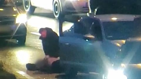 Policjant z Olsztyna pomógł nieprzytomnemu kierowcy