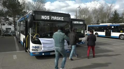 "Masked buses" in Gdynia are to remind citizens to wear protective masks