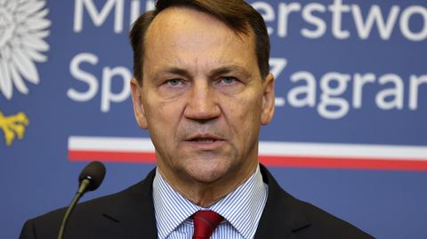 Białoruś ostrzegła Polskę przed zamachem. Sikorski skomentował 