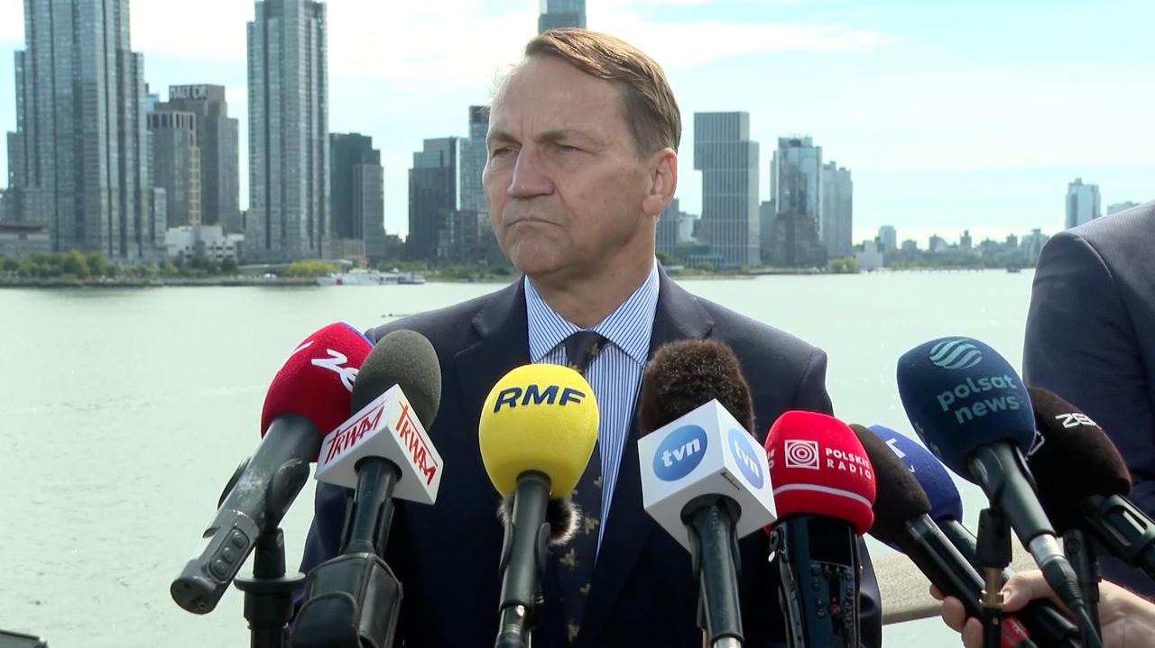 Radosław Sikorski: nikt nie domagał się pieniędzy ode mnie za możliwość spotkania z Karolem Nawrockim