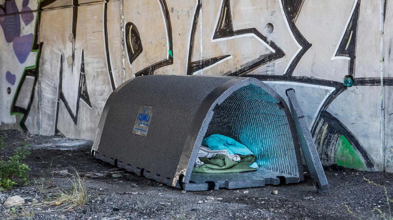 Chcą podarować bezdomnym namioty igloo. Straż miejska na 