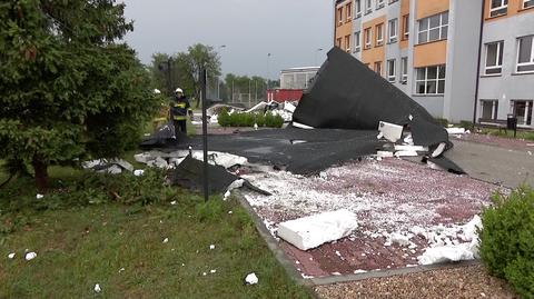 Zerwany dach szkoły w Myszkowie