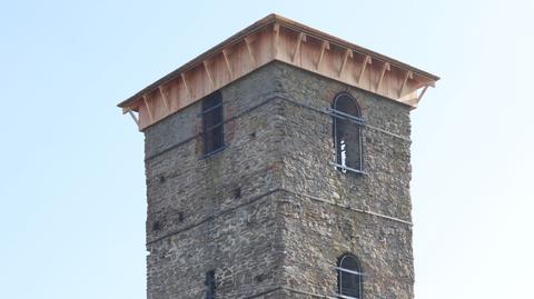 Historycy przyjmują, że wieża w Stołpiu miała pierwotnie charakter reprezentacyjno-sakralny