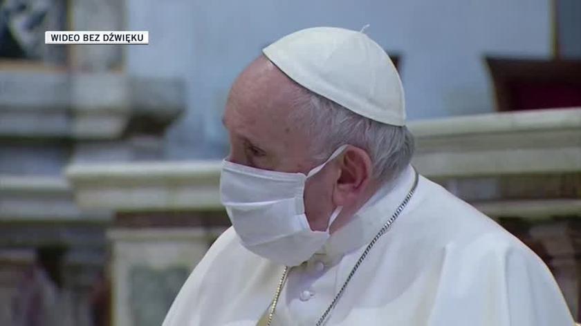 Papież Franciszek w maseczce