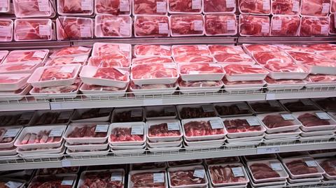 Celnicy z Warszawy zatrzymali na lotnisku 32 kilogramy zamrożonego mięsa