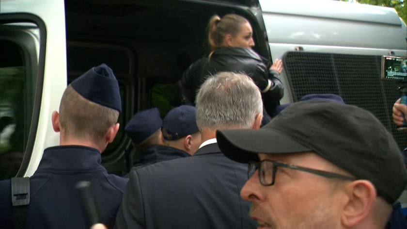 Police intervention against Kinga Gajewska.  TVN24 reporter about the situation 