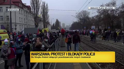 Protestujący i policja są już na Mickiewicza