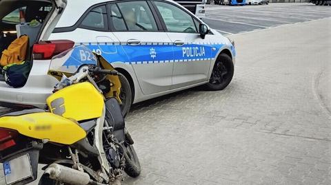 Motocyklista nie miał kasku, uciekał przed policjantami