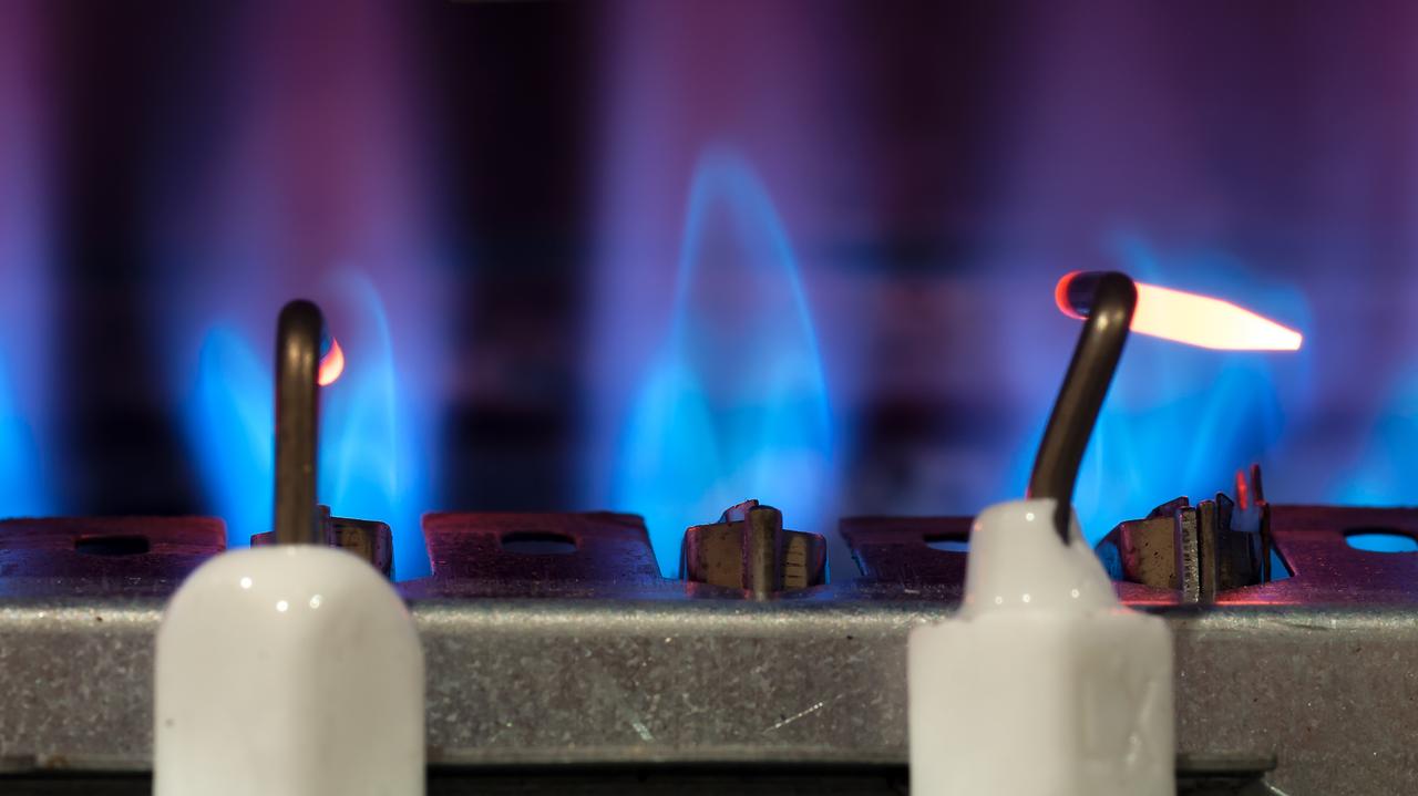 Krzyczał, iż wysadzi wszystkich w powietrze. Z mieszkania ulatniał się gaz