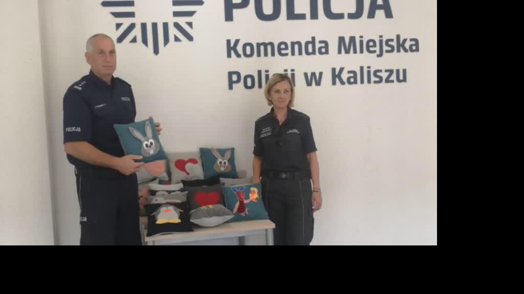 Osadzeni uszyli poduszki