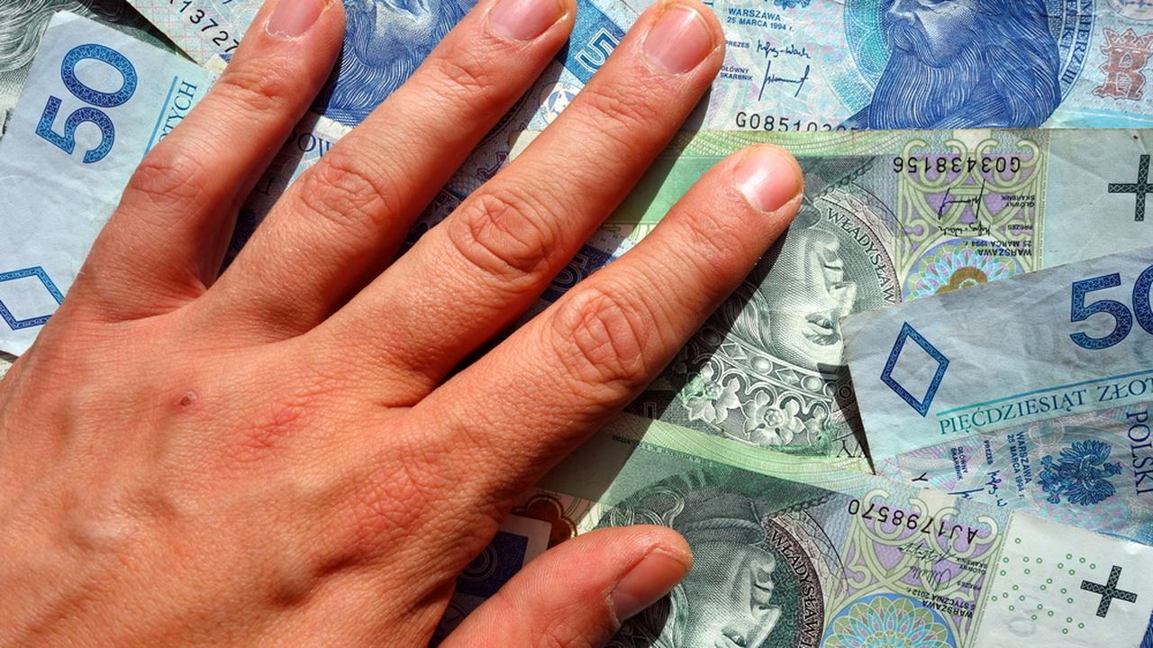 Poland's 240 zł/h doctor pay cap won't fix healthcare, economist warns
