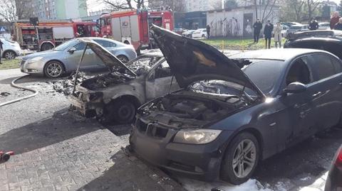 Pożar kontenerów na odpady i samochodów w Łodzi