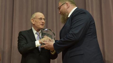 Dyrektor Muzeum Auschwitz Piotr Cywiński z nagrodą National Leadership Award 