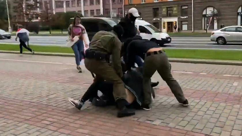 Brutalne zatrzymania studentów w Mińsku 
