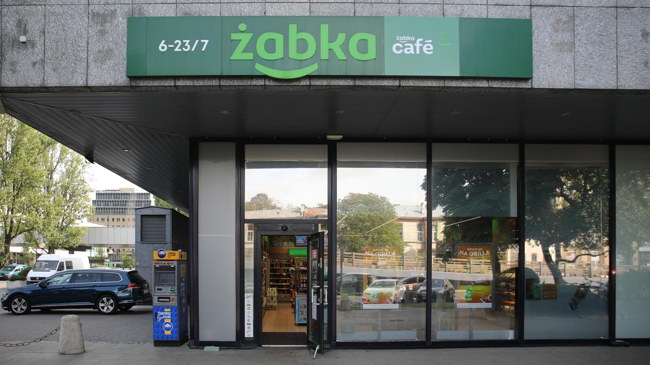 7-Eleven Owner Seven & i in Talks to Invest in Polish Żabka Chain