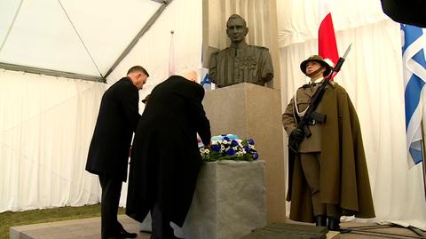 Prezydenci Polski i Izraela złożyli kwiaty pod pomnikiem Pileckiego
