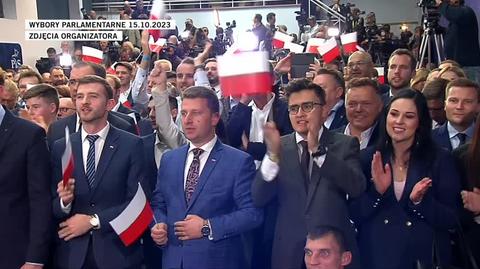 Sztab PiS po pierwszych wynikach sondażowych po wyborach parlamentarnych w 2023 roku