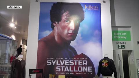 Przedmioty związane z rolą Sylvestra Stallone w filmach "Rocky" i "Rambo" na aukcji w Londynie