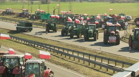 Rolnicy protestujący na S7 odcinają się od wydarzeń w Warszawie 