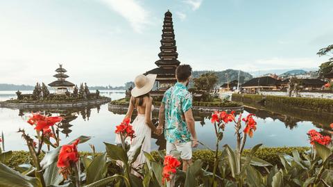 Pura Ulun Danu Bratan Bali shutterstock_1464852452