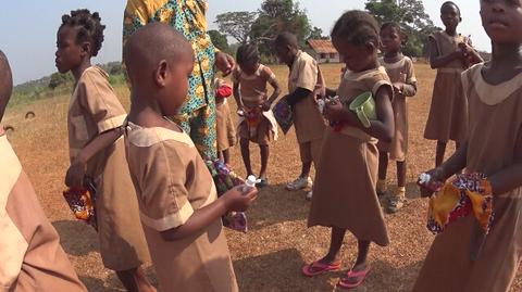 Zbierają szczoteczki do zębów dla dzieci z Afryki 