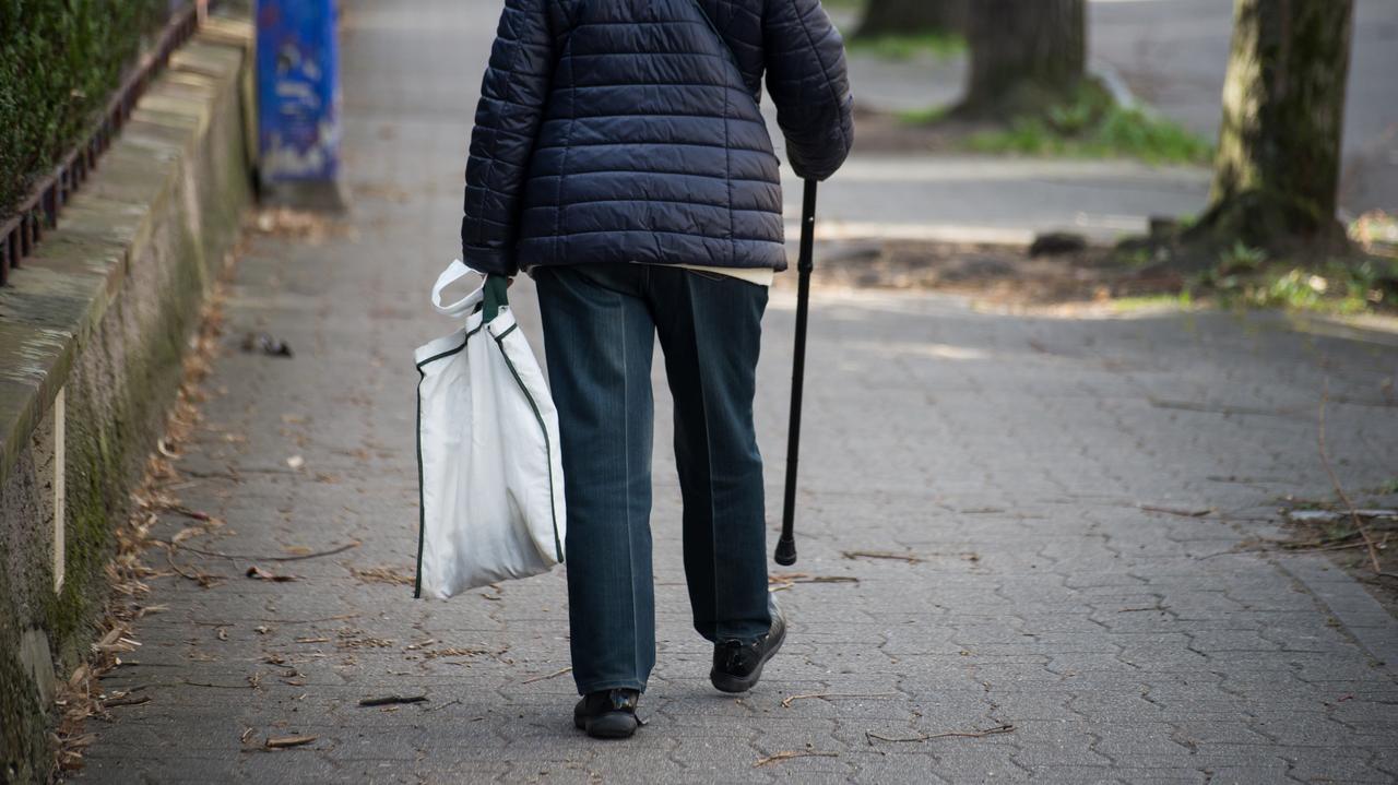 Bon senioralny i nie tylko. Na jakie formy wsparcia mogą liczyć osoby starsze?