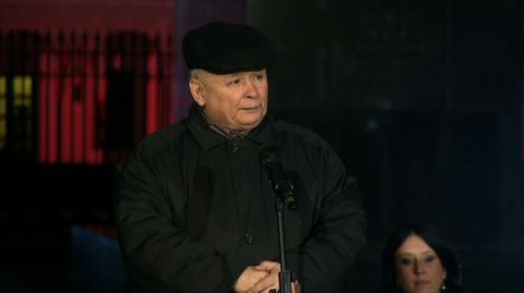 79. miesięcznica katastrofy smoleńskiej. Przemówienie Jarosława Kaczyńskiego przed Pałacem Prezydenckim 
